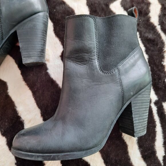 Lucky Brand Black Leather Ankle Boots Booties US Size 7.5 Western Style Pull On - Picture 3 of 12